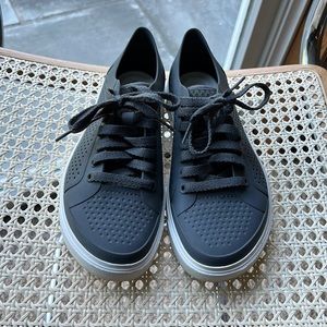 CROCS!! Grey w/laces. SZ 8.